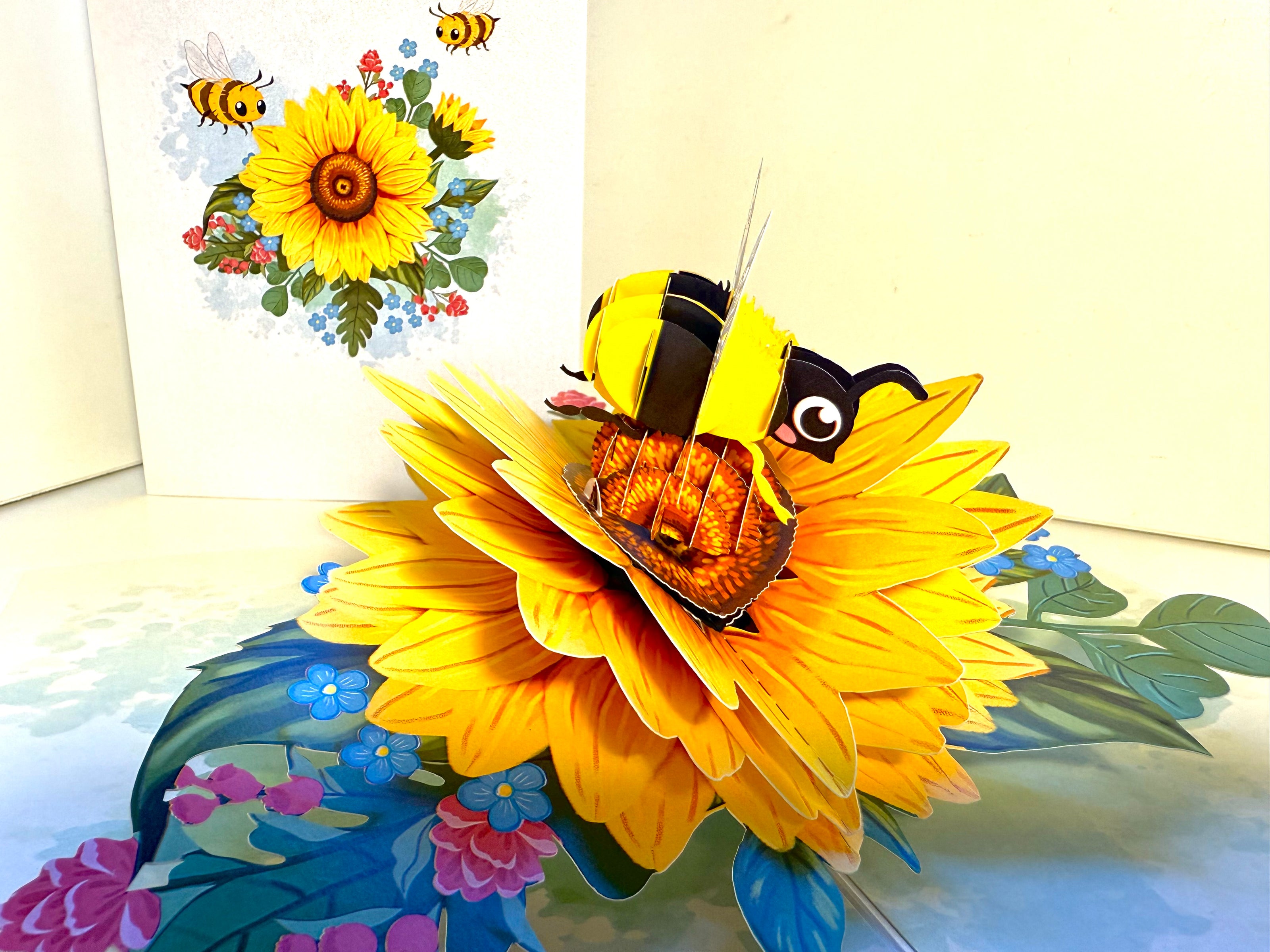 Bumble Bee Attracting Sunflowers Origami Pop Cards 3D Pop Up Greeting Card Happy Birthday Thank You Handmade Gift Thinking of You Blank Card for Any Occasion Happy Mother's Day Happy Father's Australiana Celebrate the Beauty of Autumn Flower