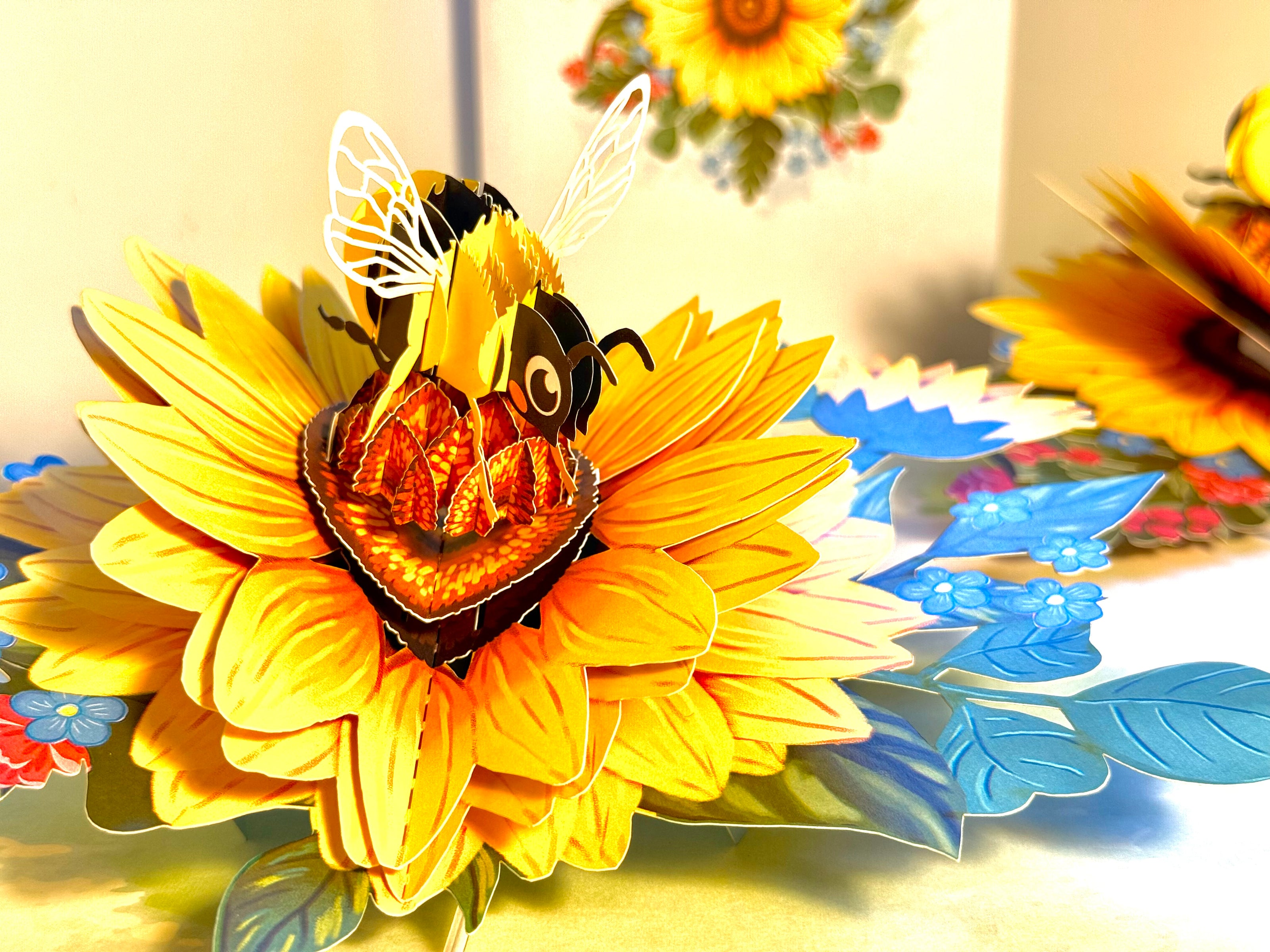 Bumble Bee Attracting Sunflowers Origami Pop Cards 3D Pop Up Greeting Card Happy Birthday Thank You Handmade Gift Thinking of You Blank Card for Any Occasion Happy Mother's Day Happy Father's Australiana Celebrate the Beauty of Autumn Flower