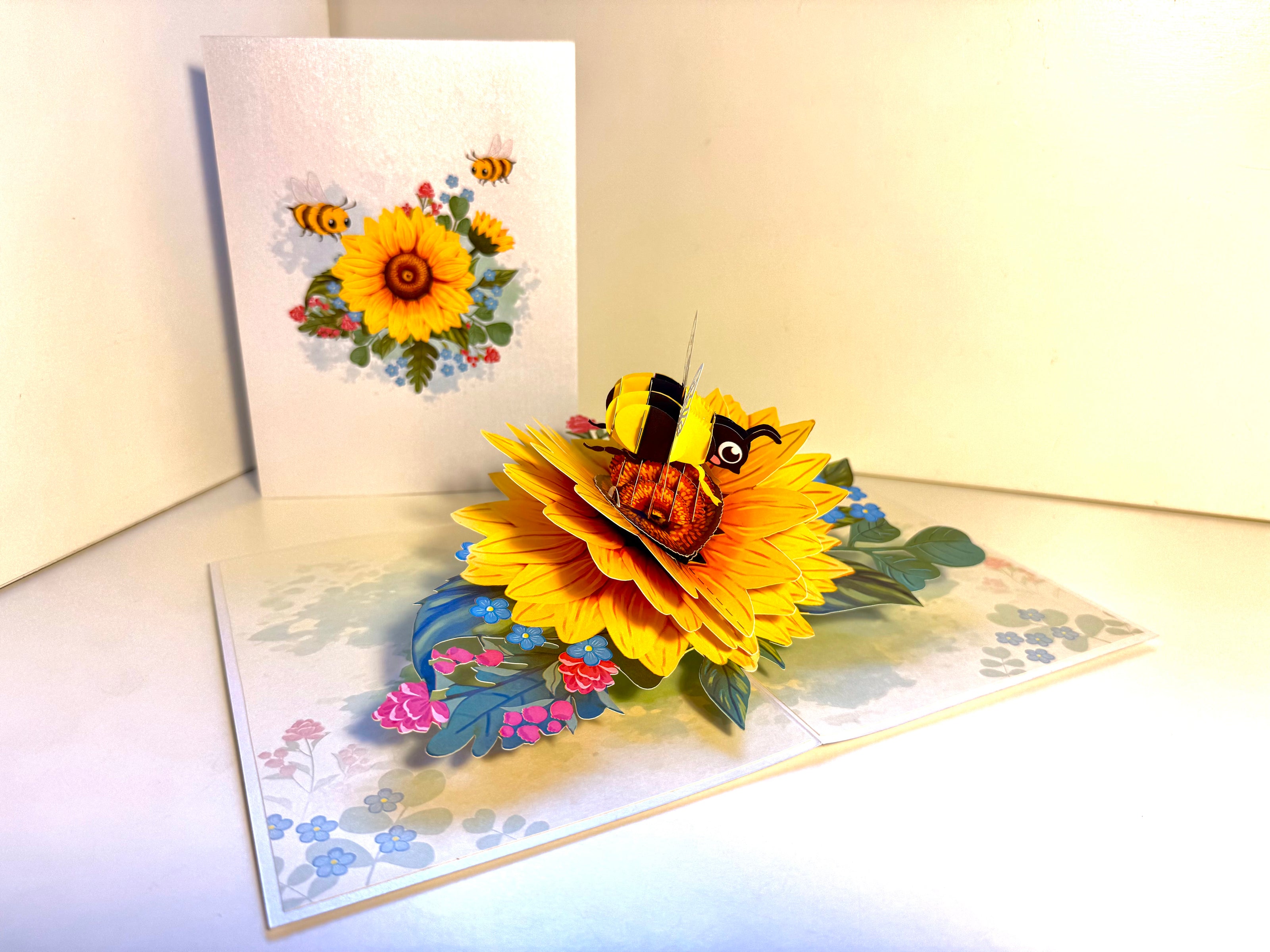 Bumble Bee Attracting Sunflowers Origami Pop Cards 3D Pop Up Greeting Card Happy Birthday Thank You Handmade Gift Thinking of You Blank Card for Any Occasion Happy Mother's Day Happy Father's Australiana Celebrate the Beauty of Autumn Flower