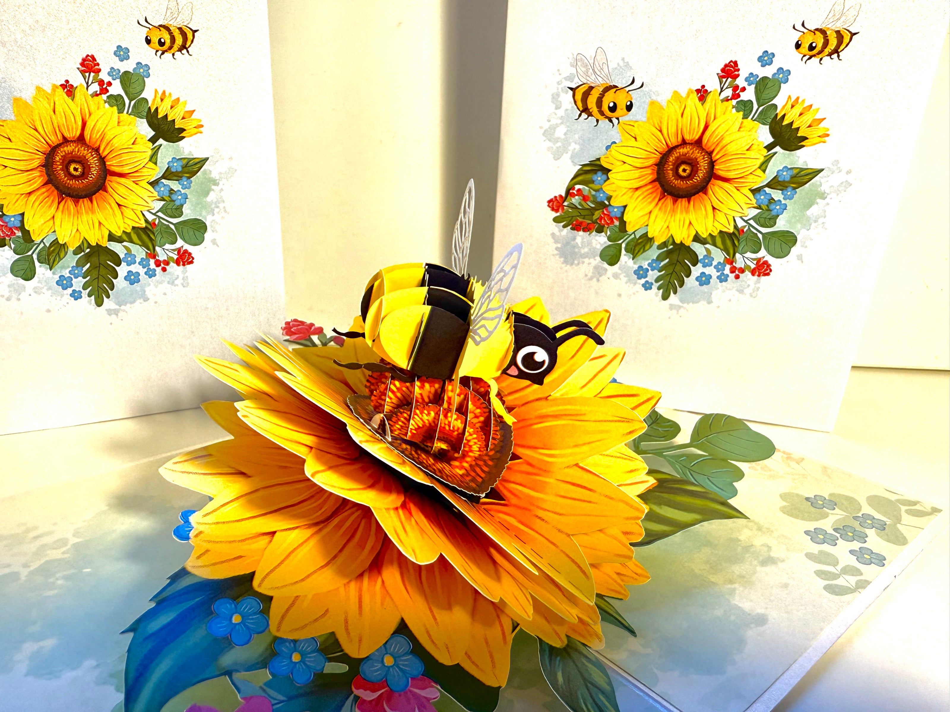 Bumble Bee Attracting Sunflowers Origami Pop Cards 3D Pop Up Greeting Card Happy Birthday Thank You Handmade Gift Thinking of You Blank Card for Any Occasion Happy Mother's Day Happy Father's Australiana Celebrate the Beauty of Autumn Flower