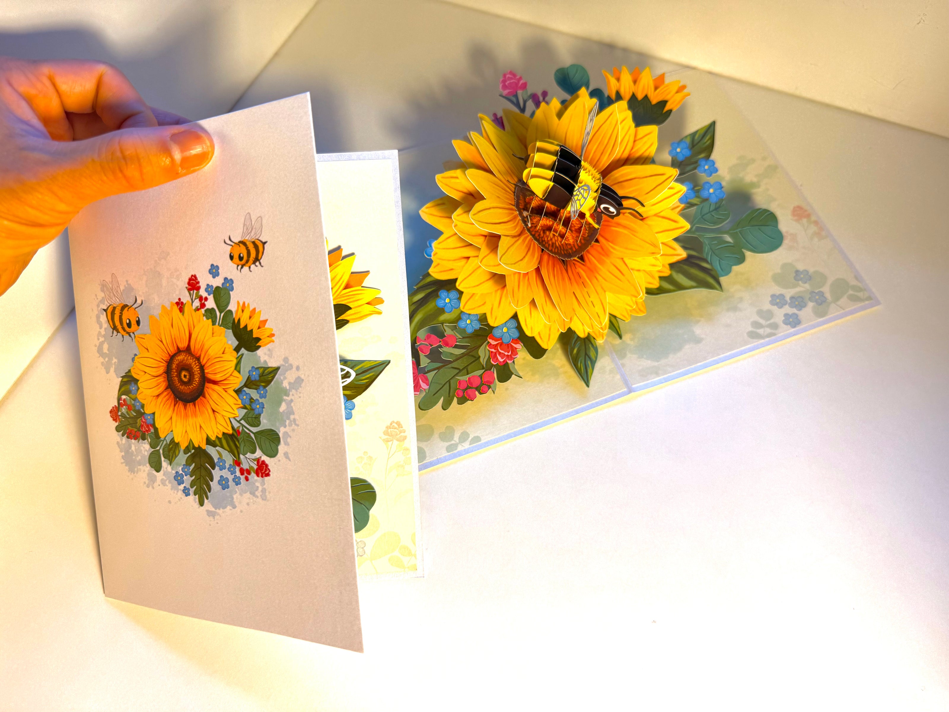 Bumble Bee Attracting Sunflowers Origami Pop Cards 3D Pop Up Greeting Card Happy Birthday Thank You Handmade Gift Thinking of You Blank Card for Any Occasion Happy Mother's Day Happy Father's Australiana Celebrate the Beauty of Autumn Flower