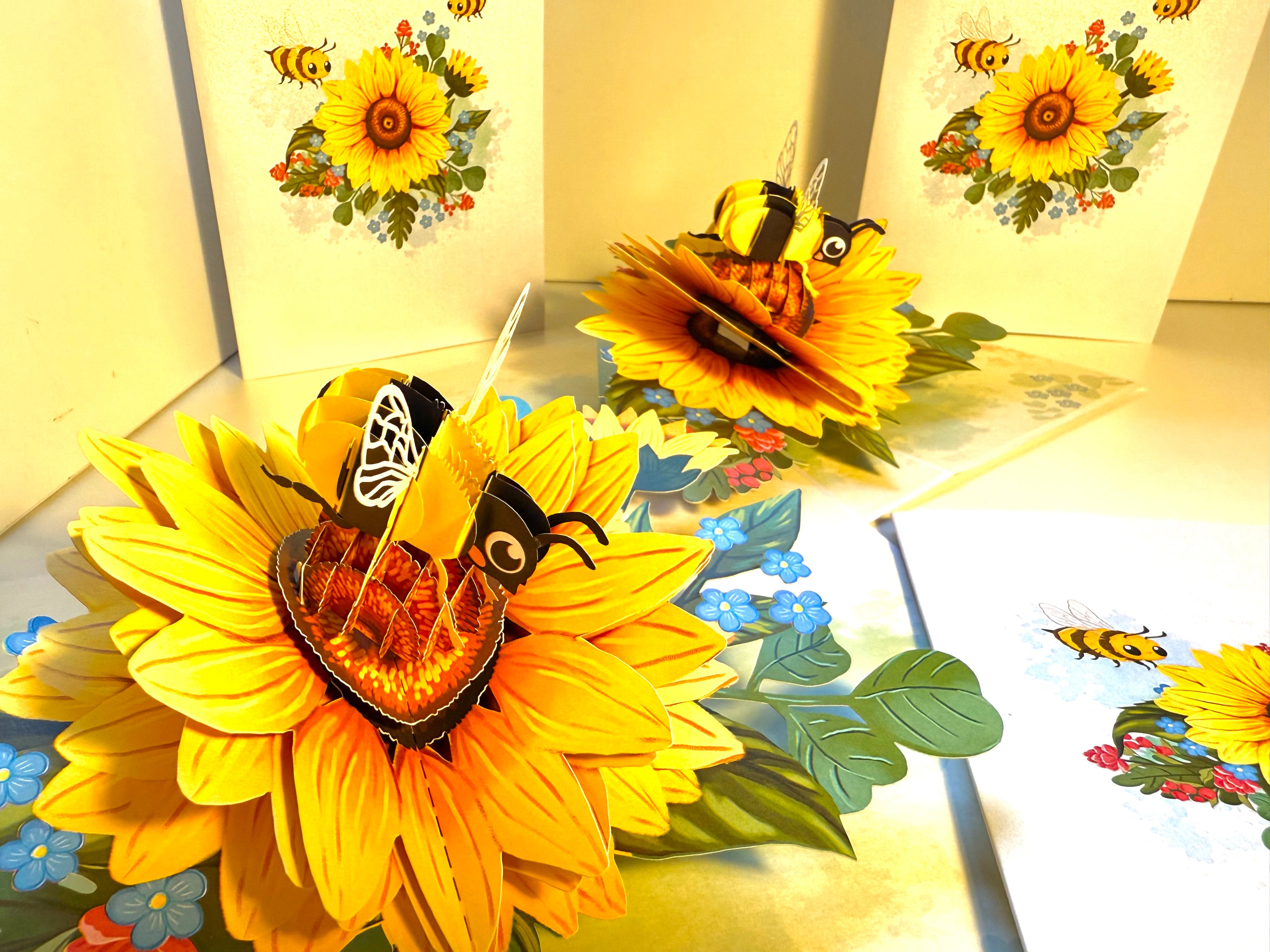 Bumble Bee Attracting Sunflowers Origami Pop Cards 3D Pop Up Greeting Card Happy Birthday Thank You Handmade Gift Thinking of You Blank Card for Any Occasion Happy Mother's Day Happy Father's Australiana Celebrate the Beauty of Autumn Flower