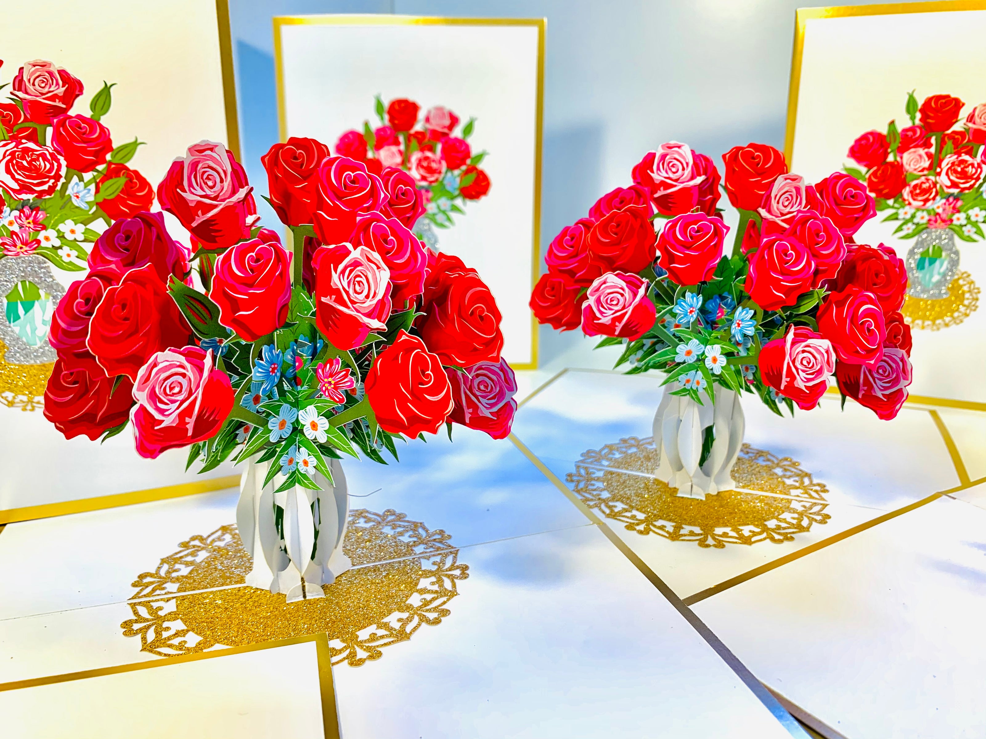Luxury Sensational Bouquet of Red & Pink Roses in a Vase Embossed in Gold Origami Pop Cards 3D Pop Up Greeting Card Happy Birthday Thank You Handmade Gift Thinking of You Blank Card for Any Occasion Happy Mother's Day Happy Father's Australiana Romantic