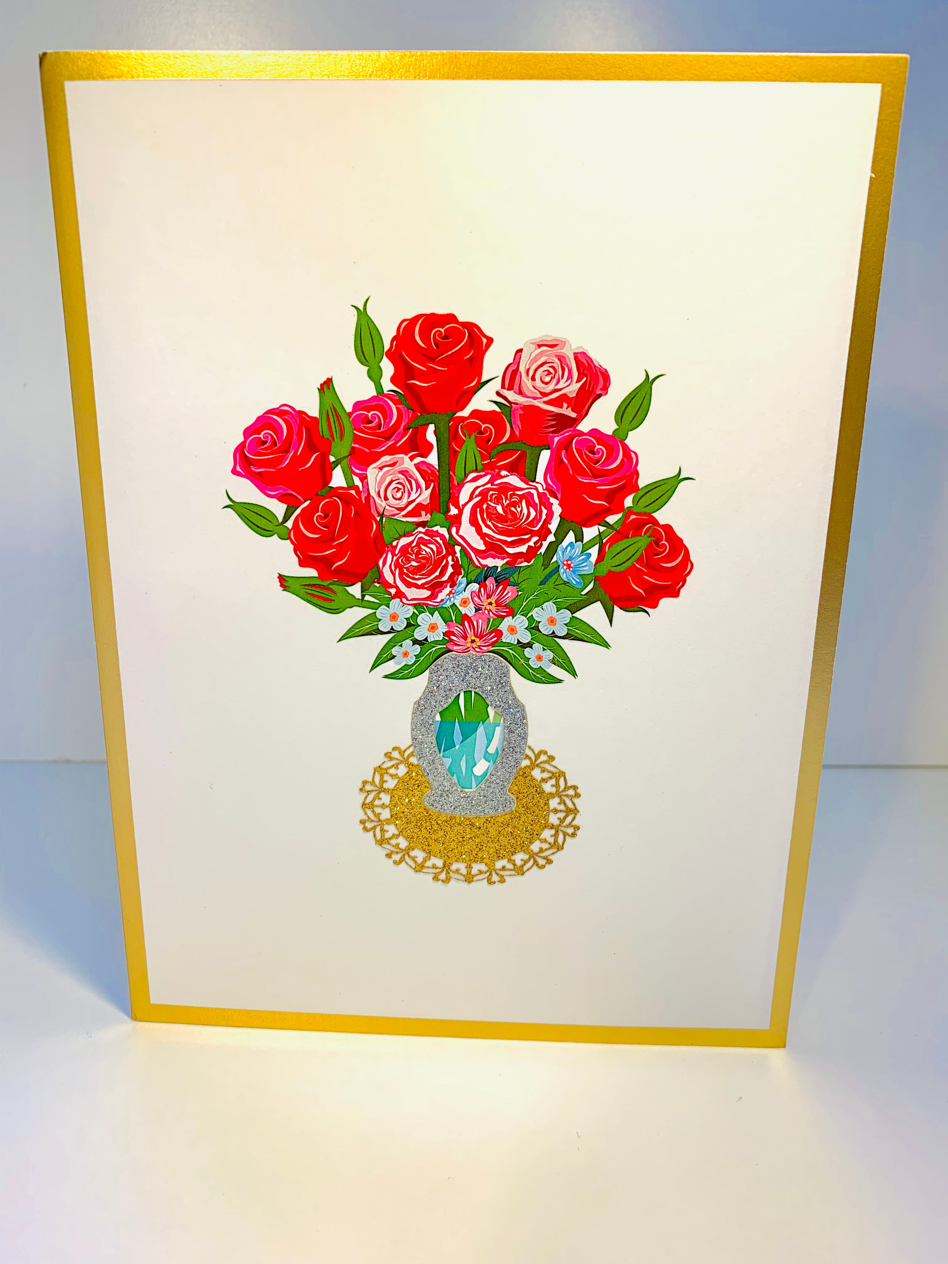 Luxury Sensational Bouquet of Red & Pink Roses in a Vase Embossed in Gold Origami Pop Cards 3D Pop Up Greeting Card Happy Birthday Thank You Handmade Gift Thinking of You Blank Card for Any Occasion Happy Mother's Day Happy Father's Australiana Romantic