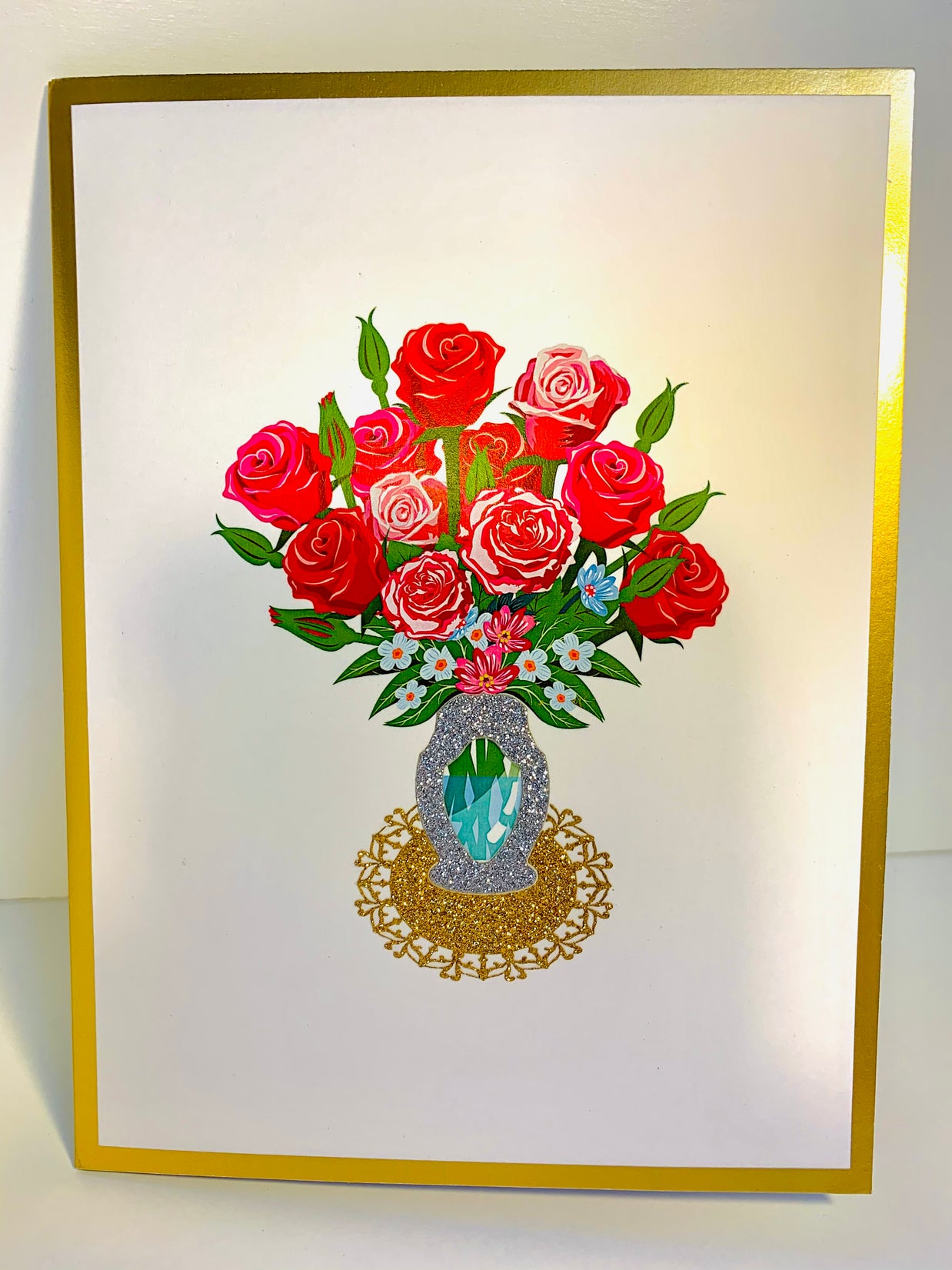 Luxury Sensational Bouquet of Red & Pink Roses in a Vase Embossed in Gold Origami Pop Cards 3D Pop Up Greeting Card Happy Birthday Thank You Handmade Gift Thinking of You Blank Card for Any Occasion Happy Mother's Day Happy Father's Australiana Romantic