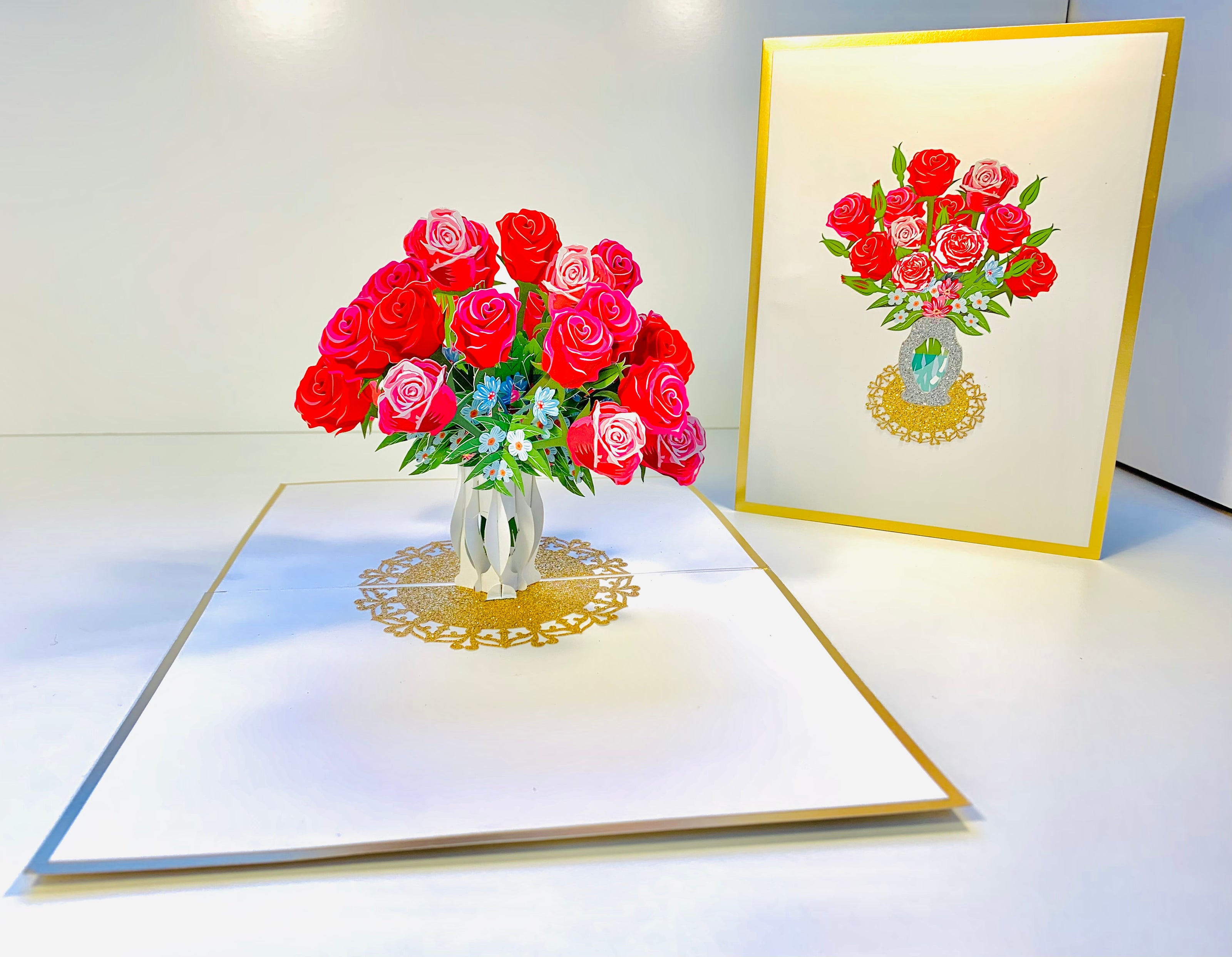 Luxury Sensational Bouquet of Red & Pink Roses in a Vase Embossed in Gold Origami Pop Cards 3D Pop Up Greeting Card Happy Birthday Thank You Handmade Gift Thinking of You Blank Card for Any Occasion Happy Mother's Day Happy Father's Australiana Romantic