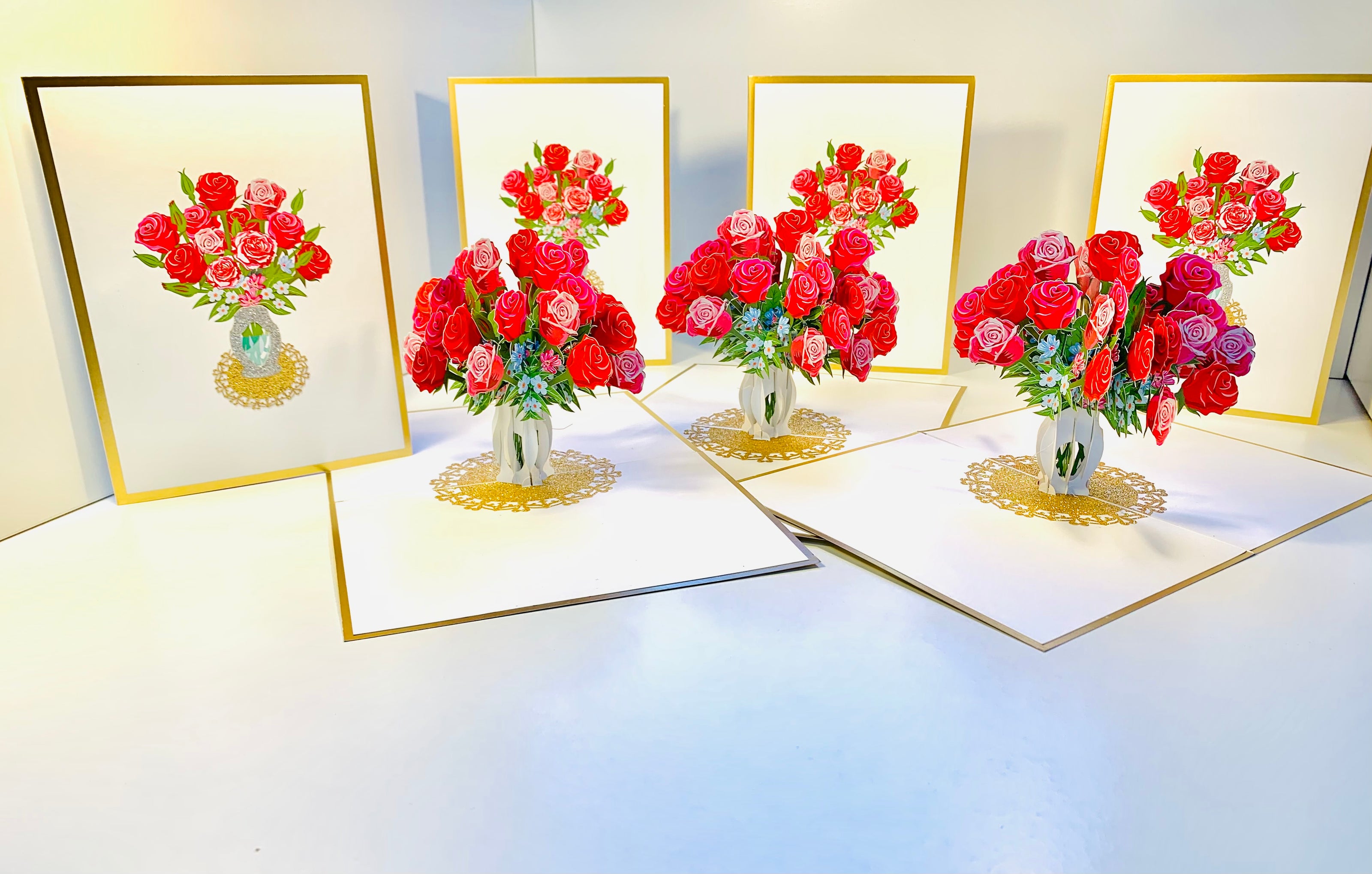 Luxury Sensational Bouquet of Red & Pink Roses in a Vase Embossed in Gold Origami Pop Cards 3D Pop Up Greeting Card Happy Birthday Thank You Handmade Gift Thinking of You Blank Card for Any Occasion Happy Mother's Day Happy Father's Australiana Romantic
