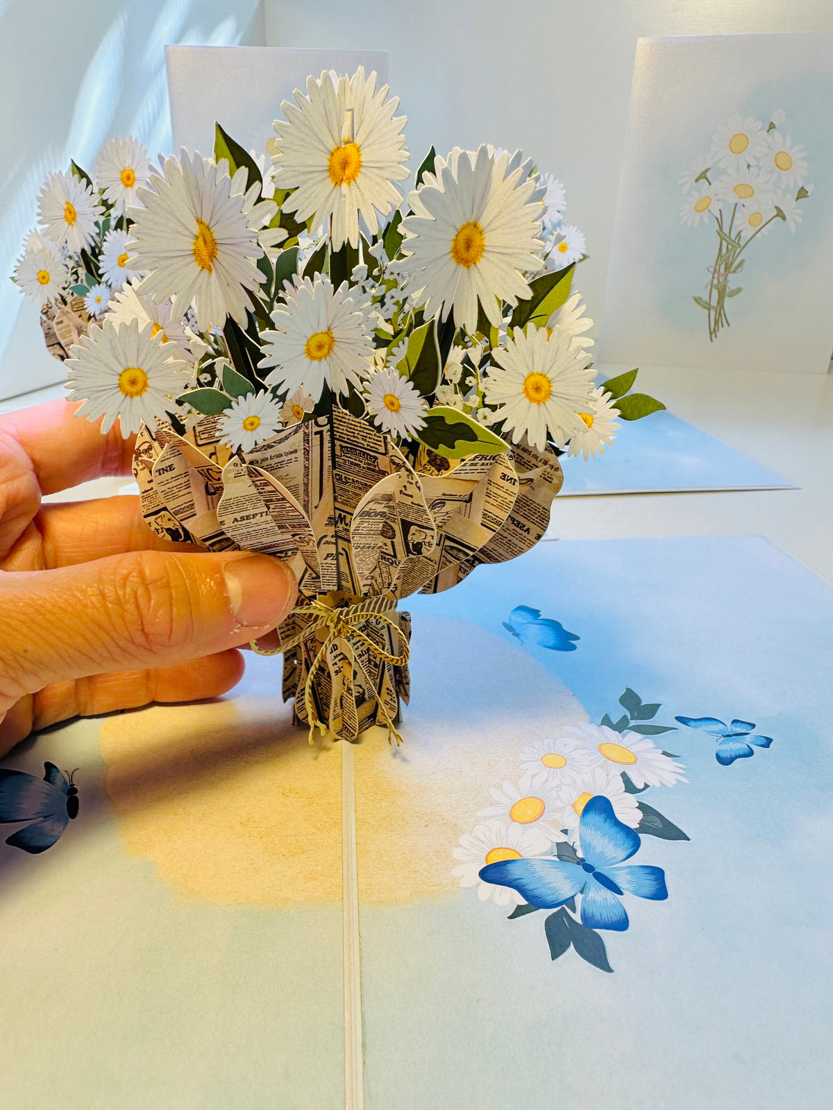 Sweetheart White Daisy Bouquet - Perfect for Spring Season Origami Pop Cards 3D Pop Up Greeting Card Happy Birthday Thank You Handmade Gift Thinking of You Blank Card for Any Occasion Happy Mother's Day Australiana Celebrate the Beauty of Flower